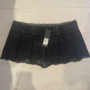 Lioness Allire 90s Mini Skirt